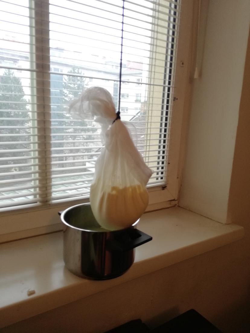 straining setup